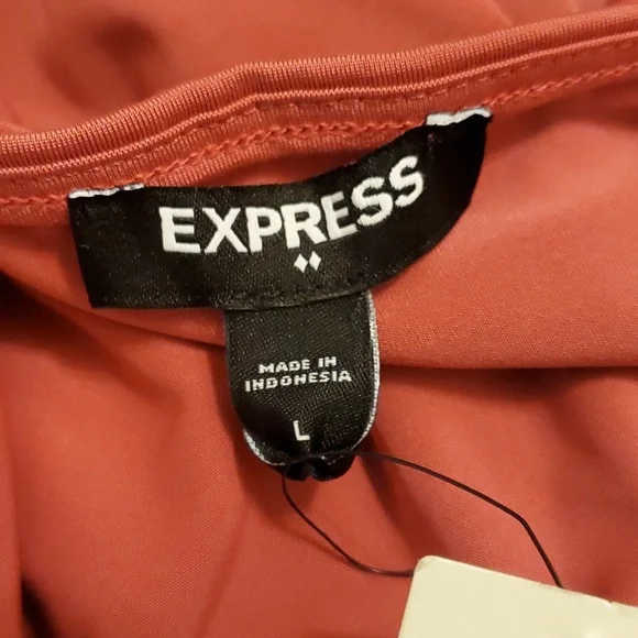 Express pink vneck body contour too - Picture 8 of 9